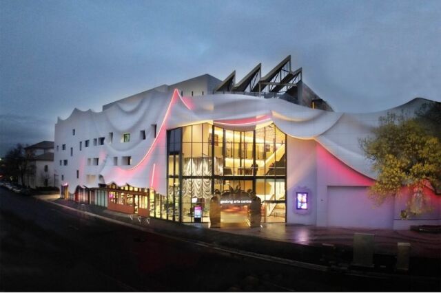 We’re very excited that you can now find our products at Tutti Cafe in the Geelong Arts Centre. Our single serve cups are the perfect refreshment to enjoy while seeing a show. @promcoasticecream #geelong #geelongartscentre #tutticafe #icecream #liveevents #dairyfreesorbet #smallbusiness